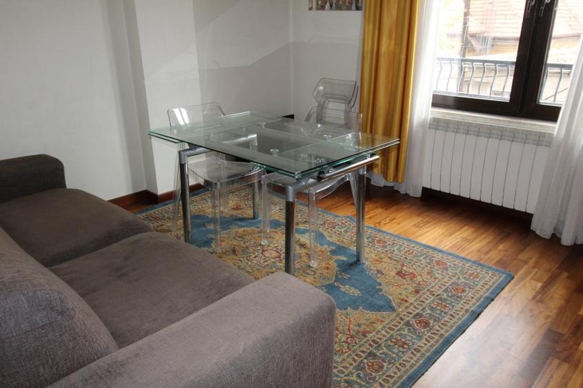 Casă cu 2 camere în Unirii