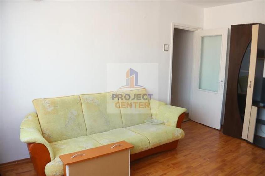 Apartament cu 2 camere nedecomandat în Craiovei