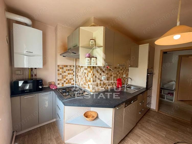 Apartament cu 3 camere decomandat în Lipovei