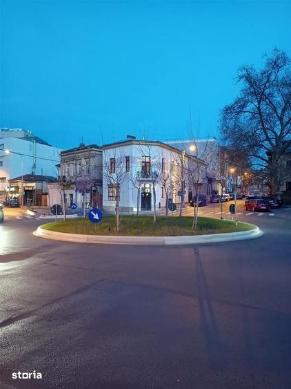 Casă cu 6 camere cu Teren 138 Mp în Centrul Civic