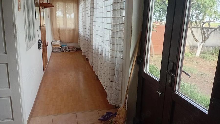 Casă cu 5 camere cu Teren 375 Mp în Central