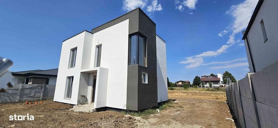Casă cu 4 camere în Vidra