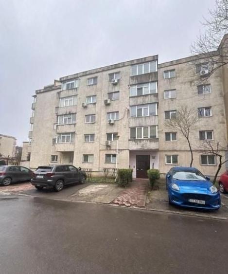 Apartament cu 3 camere decomandat, mobilat în Dacia