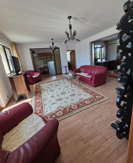 Apartament cu 5 camere în Domenii