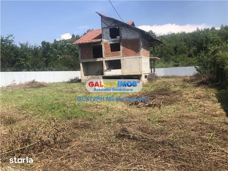 Casă cu 6 camere cu Teren 1513 Mp în Cornu