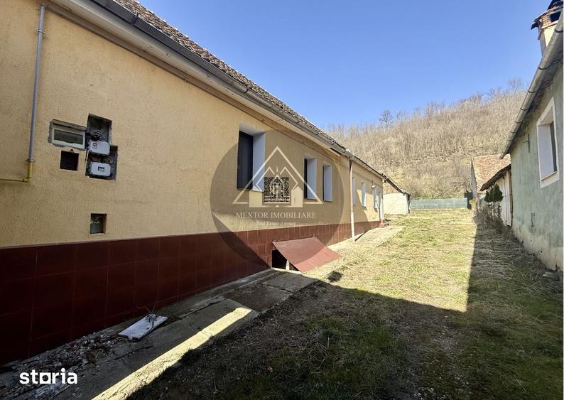 Casă cu 3 camere cu Teren 1343 Mp în Moșna
