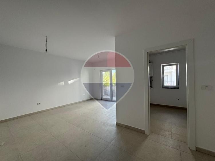 Apartament cu 2 camere semidecomandat în Micălaca