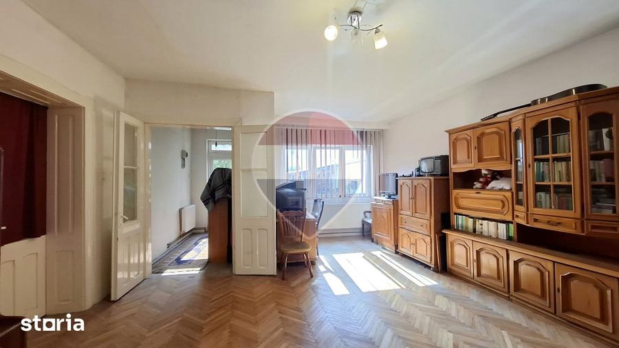 Casă cu 2 camere decomandat cu Teren 36 Mp în Central