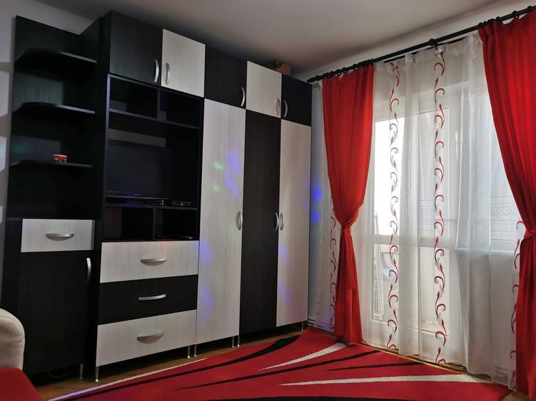 Apartament cu 3 camere decomandat în Mărăști