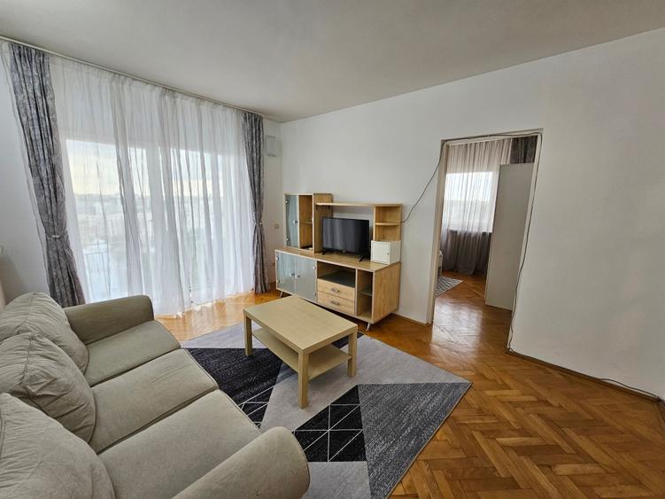 Apartament cu 3 camere semidecomandat în Națiunile Unite