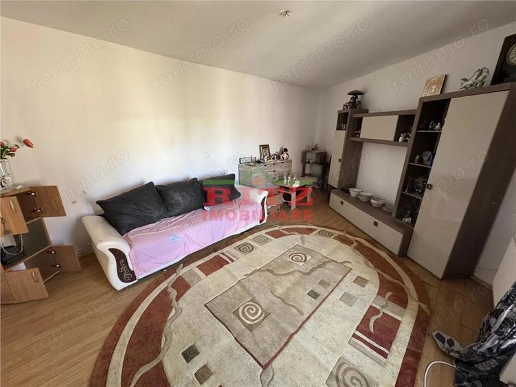 Casă cu 3 camere cu Teren 705 Mp în Piatra