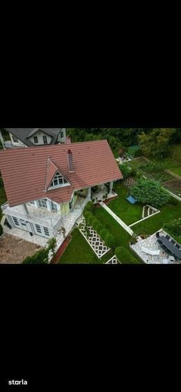 Casă cu 4 camere cu Teren 1250 Mp în Corunca