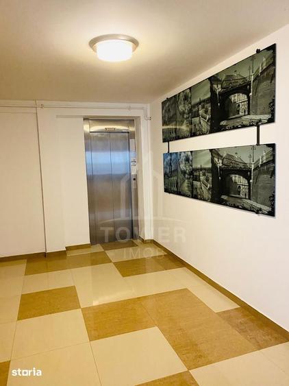 Casă cu 8 camere în Sub Arini