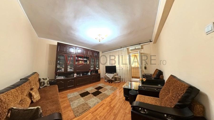 Apartament cu 3 camere decomandat în Central