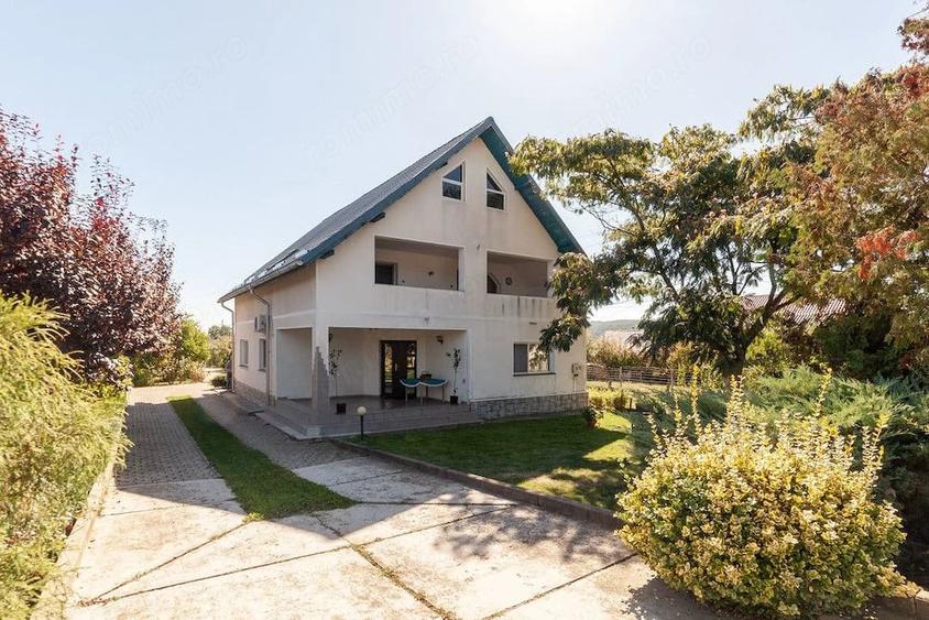 Casă cu 2 camere cu Teren 5000 Mp în Dârmănești