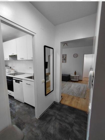 Apartament cu 2 camere semidecomandat în City Park Mall