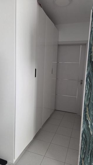 Apartament cu 3 camere decomandat în Roșu