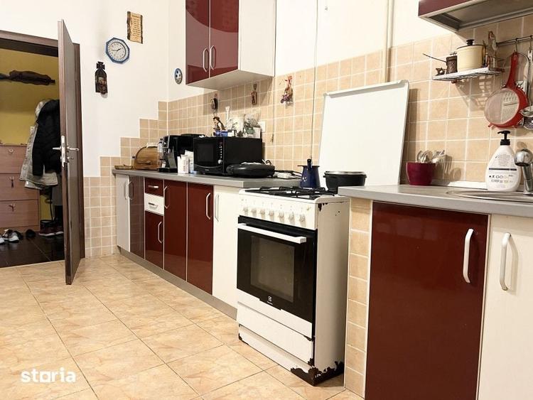 Apartament cu 5 camere semidecomandat în Șagului