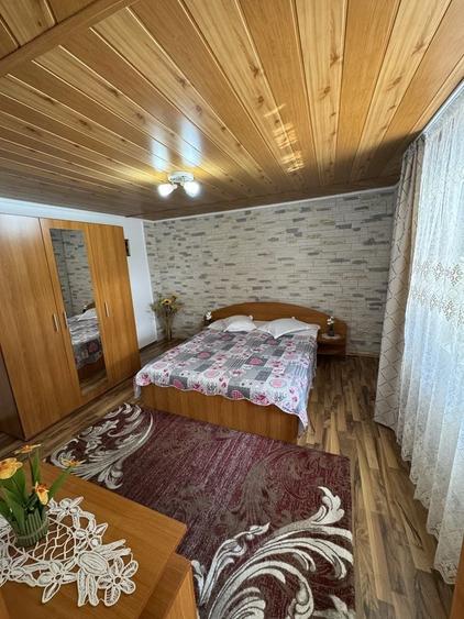 Casă cu 4 camere cu Teren 500 Mp în Rucăr