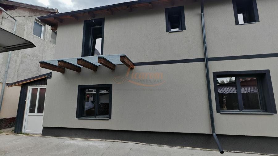 Apartament cu 4 camere decomandat, mobilat în Răcădău