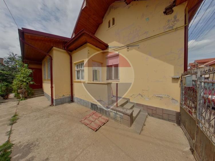 Casă individuală cu 4 camere cu Teren 358 Mp în Central