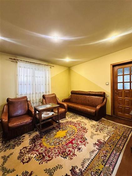 Casă cu 6 camere cu Canalizare în Ultracentral