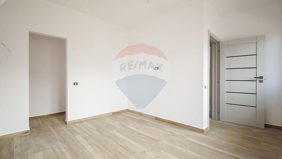 Duplex cu 4 camere cu Teren 250 Mp în Sud-Est