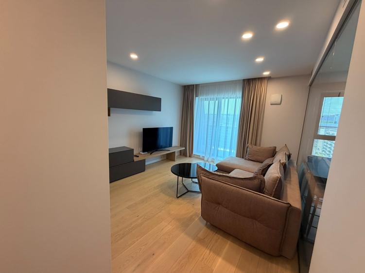 Apartament cu 2 camere semidecomandat, mobilat în Pipera