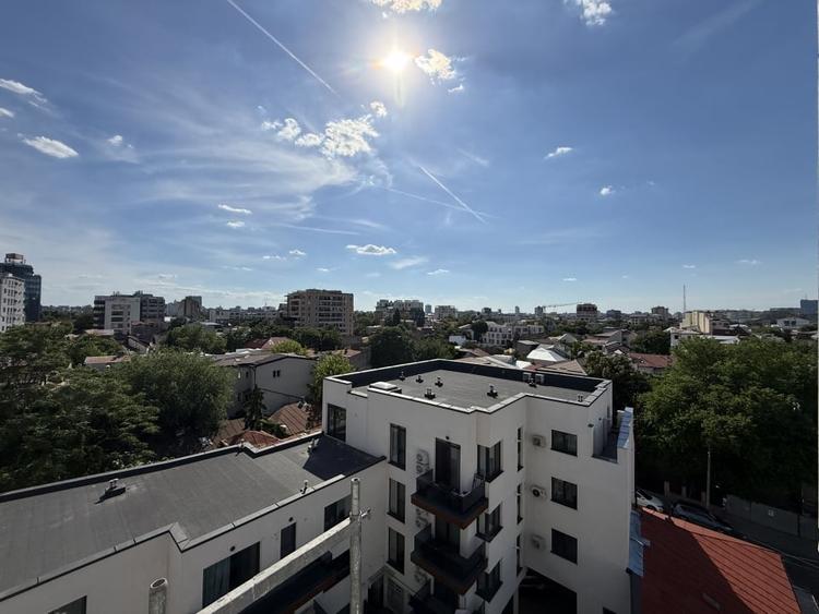 Apartament cu 4 camere decomandat în Ultracentral