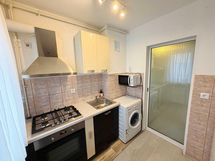 Apartament cu 3 camere decomandat în Ștrand