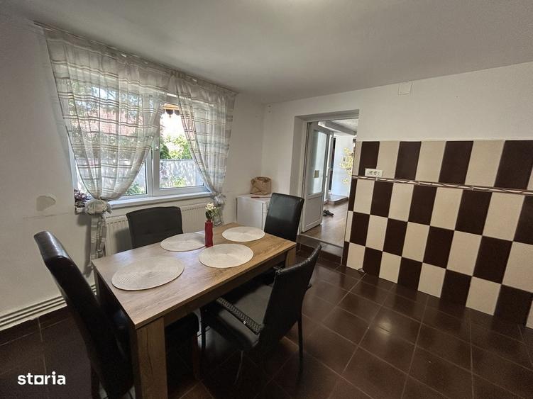 Vand casa din caramida, st.494 mp, sc.131 mp, cu 4 cam.2 bai, moderna - 2