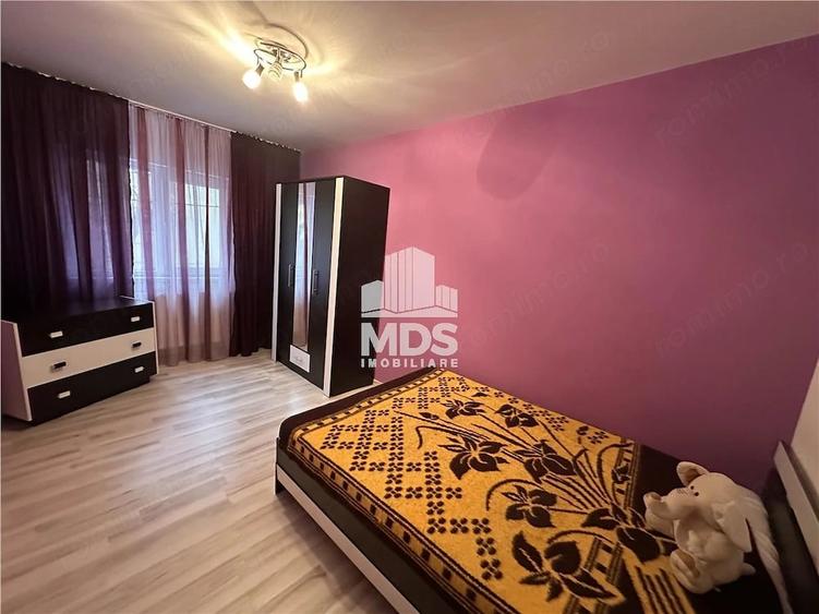 Apartament cu 3 camere semidecomandat în Lipovei
