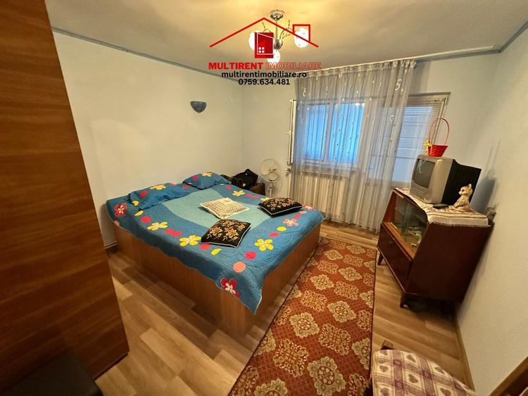 Casă individuală cu 6 camere cu Teren 693 Mp în Exterior Sud