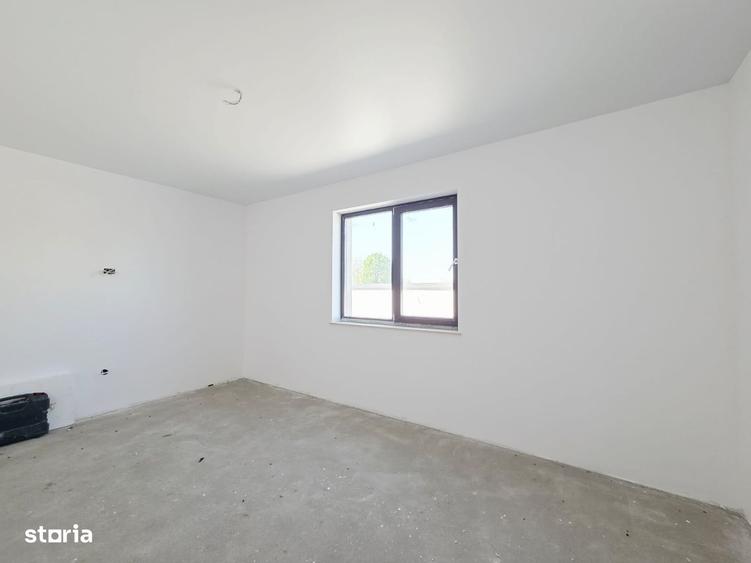 Casă cu 4 camere cu Teren 450 Mp în Vânători