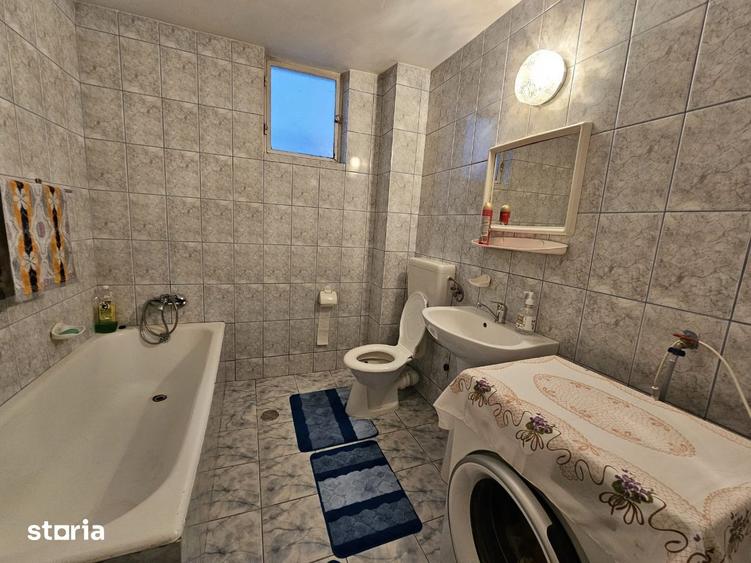 Casă cu 6 camere cu Teren 316 Mp în Titu Maiorescu