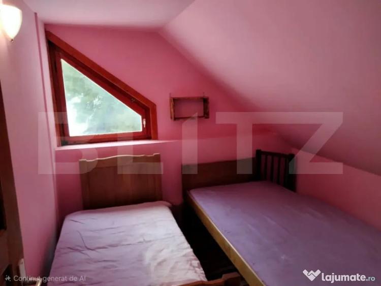 Casă cu 5 camere cu Teren 350 Mp în Deal
