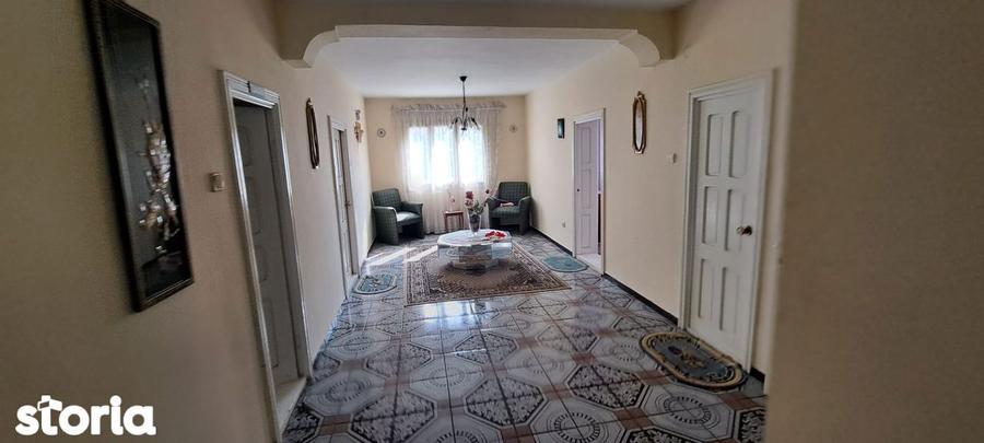 Casă cu Teren 731 Mp în Sud