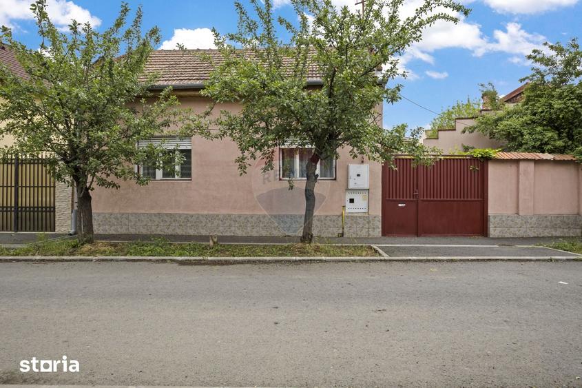 Casă cu 3 camere cu Teren 302 Mp în Micălaca