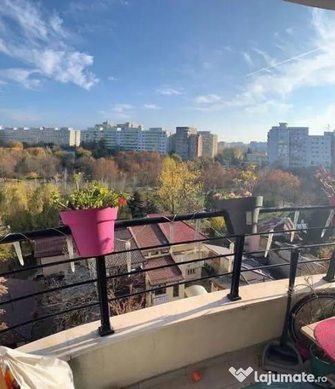 Apartament cu 2 camere semidecomandat în Fundeni