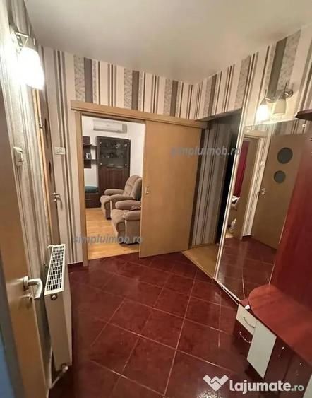 Apartament cu 4 camere decomandat în Titan
