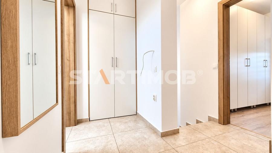 Apartament cu 2 camere decomandat, mobilat în Tractorul