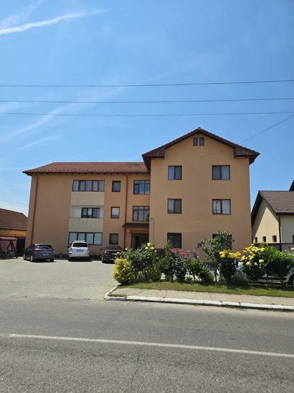 Apartament cu 2 camere decomandat în Preajba Mare