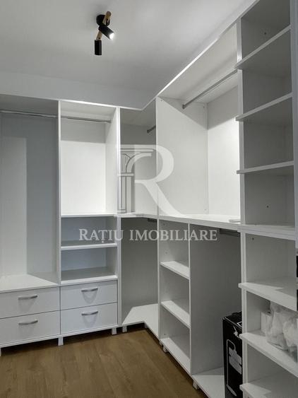 Apartament cu 2 camere semidecomandat, mobilat în Central