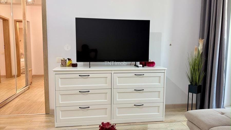 Va propunem spre inchiriere un deosebit apartament de doua camere situat in Complexul Rotar Park 2, la etajul 8 din D+P+11 - 1