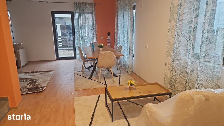Casă cu 5 camere cu Teren 226 Mp în Odăi