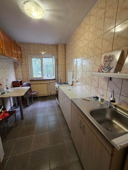Apartament cu 2 camere decomandat în Lacul Tei