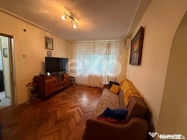 Apartament cu 2 camere semidecomandat în Craiovei