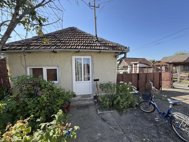 Casă cu 4 camere cu Teren 512 Mp în Central