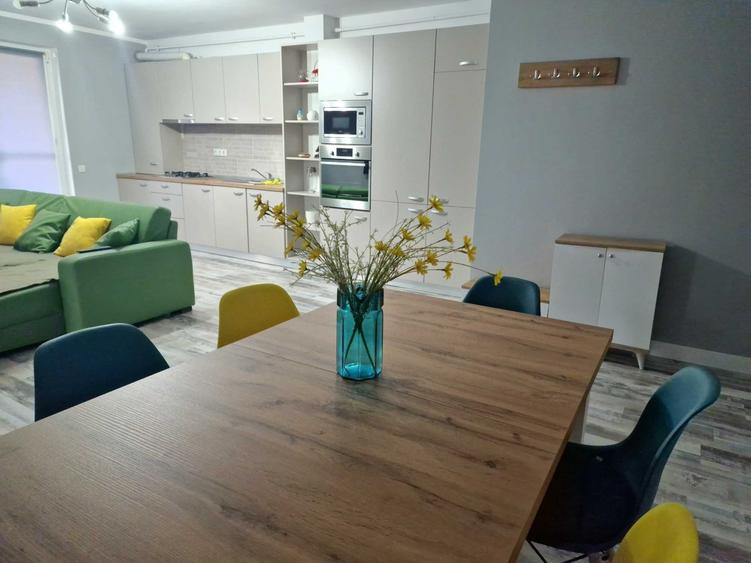 Apartament cu 2 camere decomandat în Florești