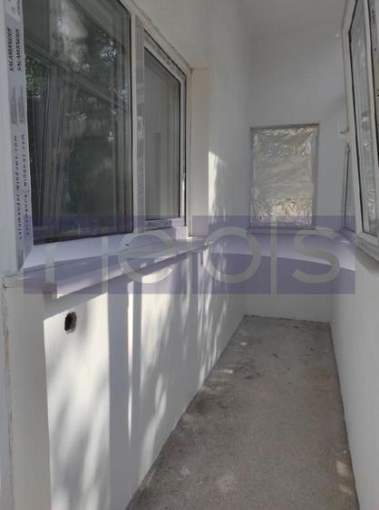 Apartament cu 4 camere decomandat în Calea Călărașilor